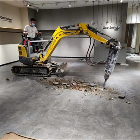 小挖機(jī)拆除賓館